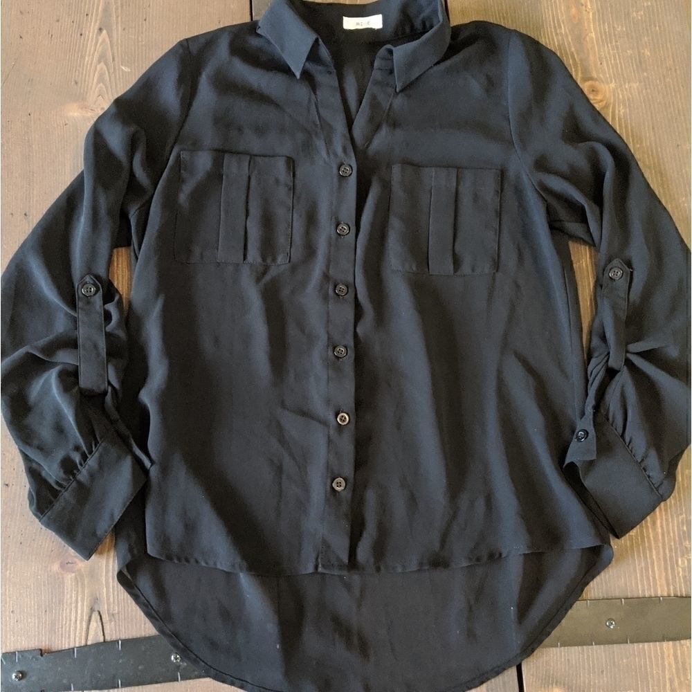 🌵MINE black button down top black small